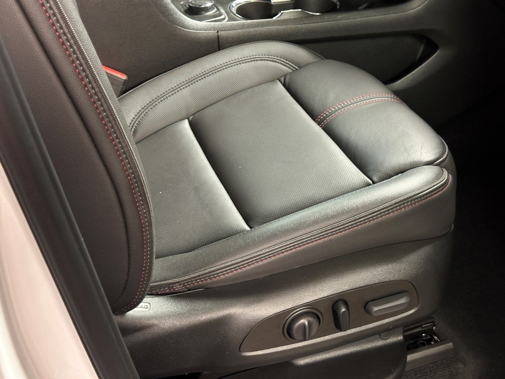 Vehicle image 14 of 38