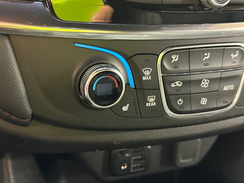 Vehicle image 34 of 38