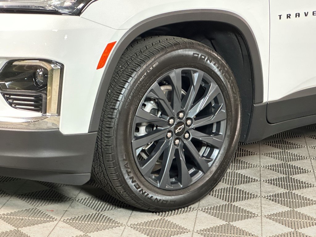 Vehicle image 8 of 38