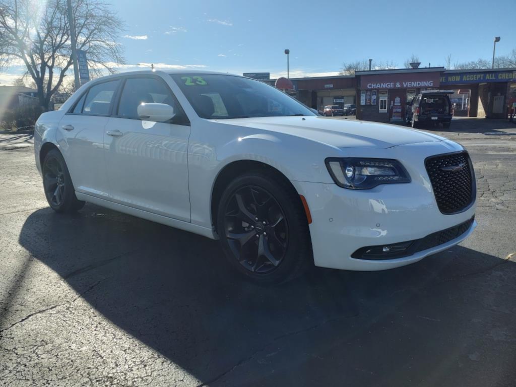 Vehicle image 3 of 33