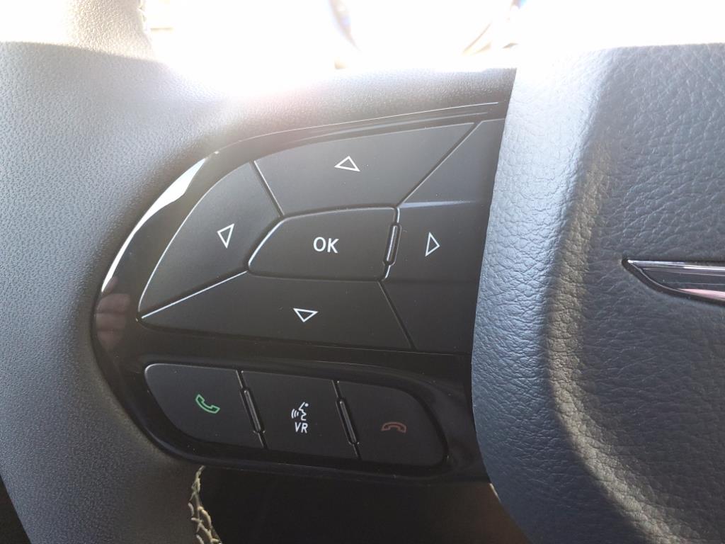 Vehicle image 16 of 33
