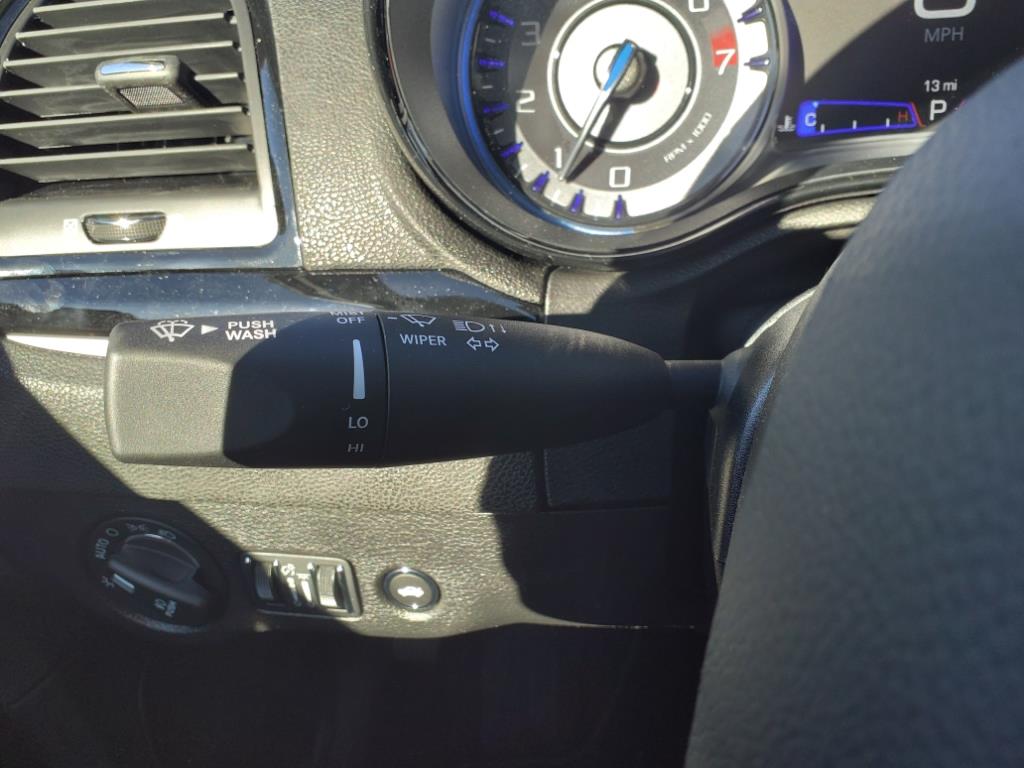 Vehicle image 18 of 33