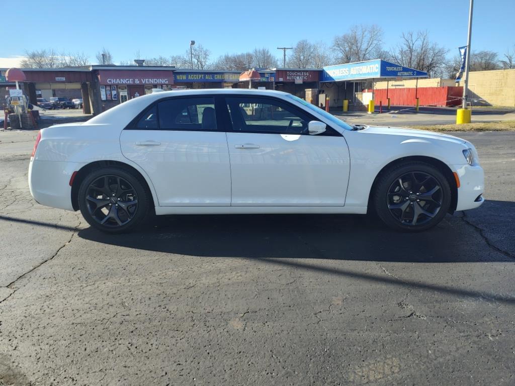 Vehicle image 4 of 33
