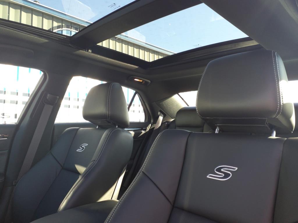 Vehicle image 13 of 33