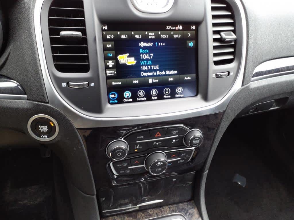 Vehicle image 20 of 21