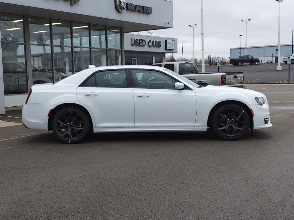 Vehicle image 6 of 21