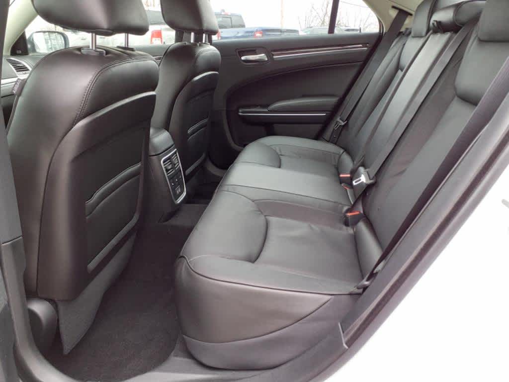 Vehicle image 11 of 21