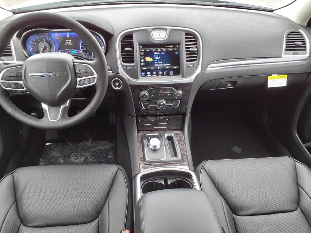 Vehicle image 10 of 21