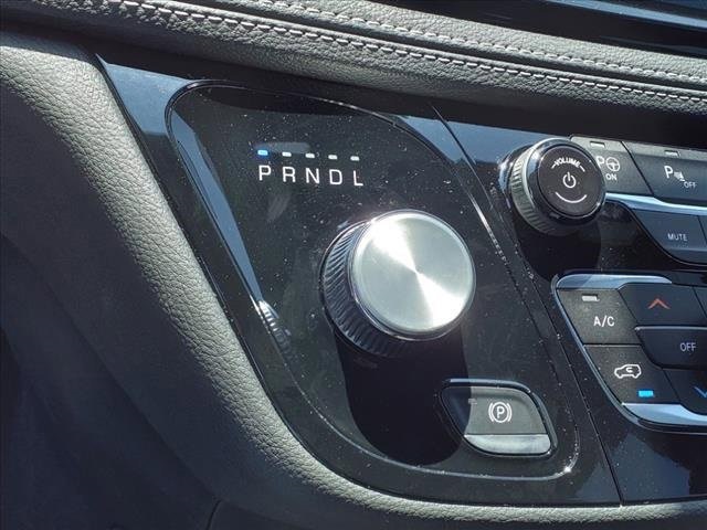 2023 Chrysler Pacifica Hybrid Touring L Image 10 of 34