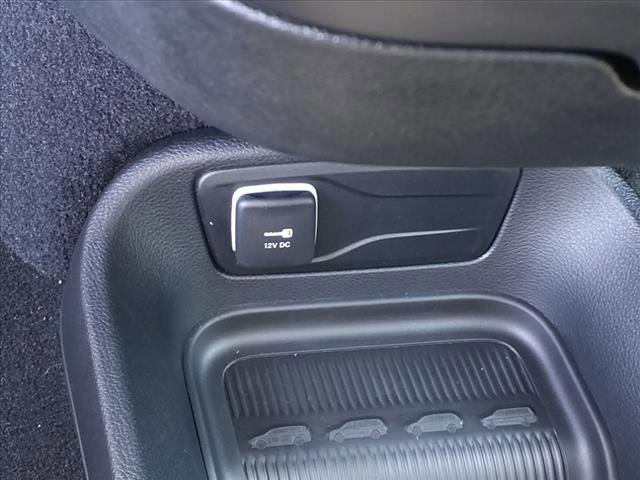 2023 Chrysler Pacifica Hybrid Touring L Image 12 of 34