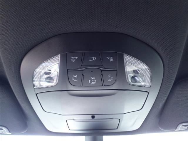 2023 Chrysler Pacifica Hybrid Touring L Image 19 of 34