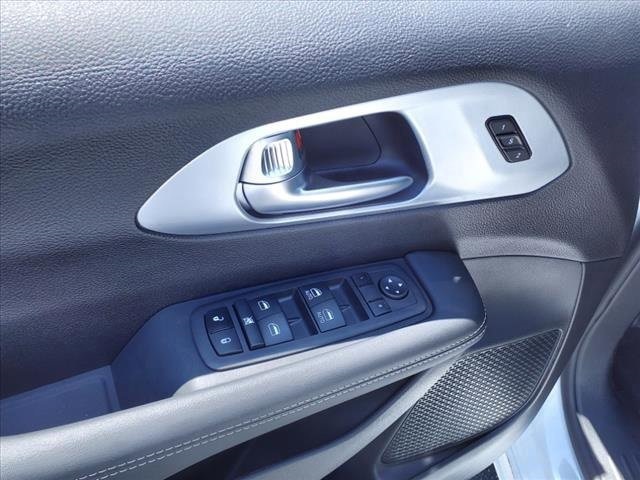 2023 Chrysler Pacifica Hybrid Touring L Image 22 of 34