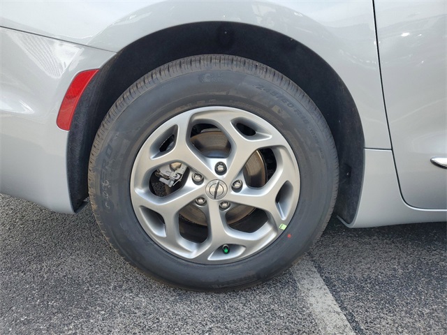 Vehicle image 6 of 34