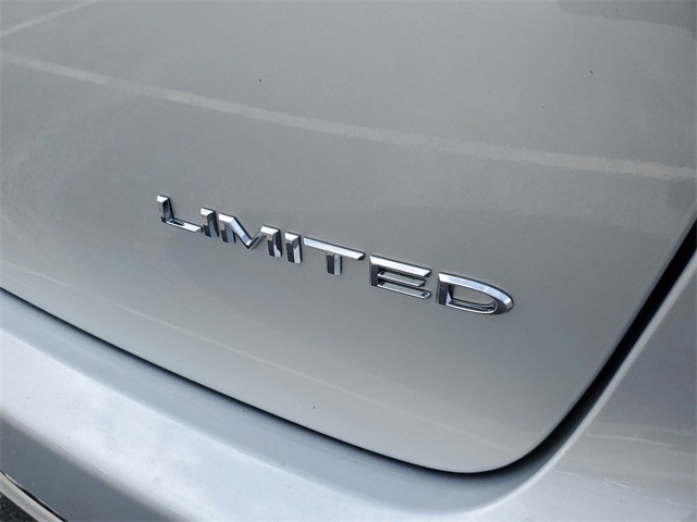 Vehicle image 7 of 34