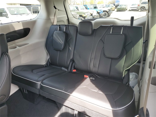 Vehicle image 12 of 34