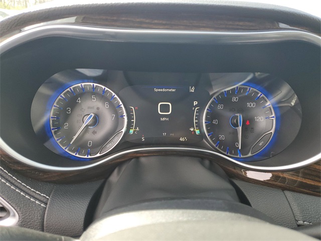Vehicle image 27 of 34