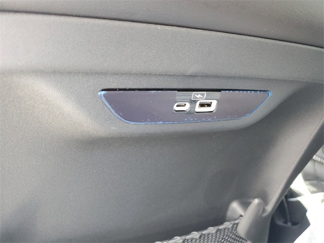 Vehicle image 16 of 34
