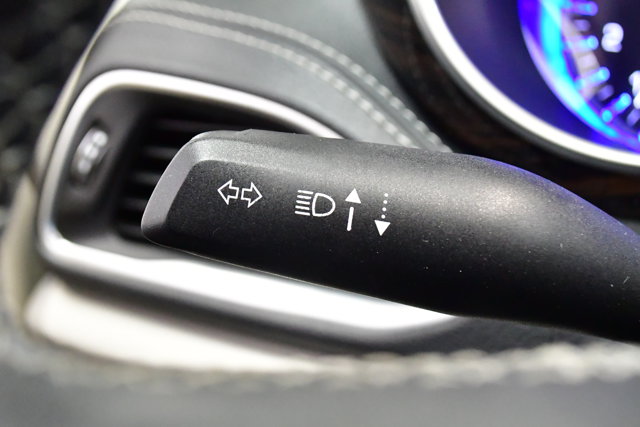 2023 Chrysler Pacifica Limited Image 32 of 36