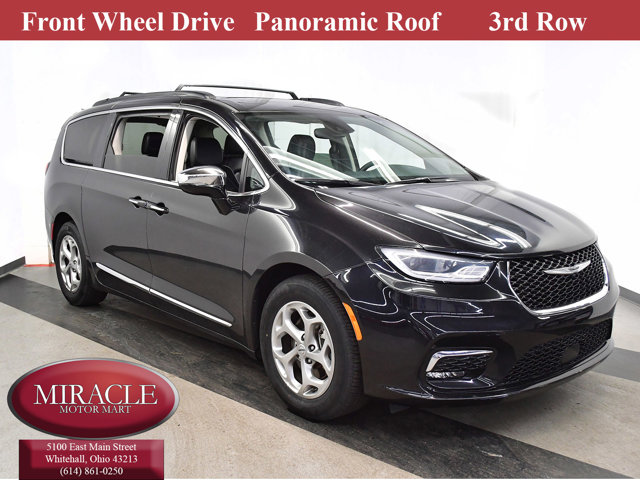 2023 Chrysler Pacifica Limited Image 3 of 36