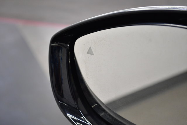 2023 Chrysler Pacifica Limited Image 30 of 36