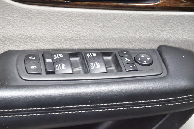 2023 Chrysler Pacifica Limited Image 31 of 36