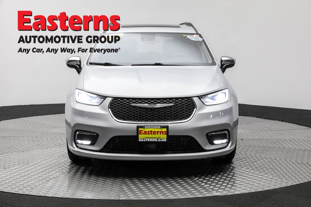 Vehicle image 9 of 66