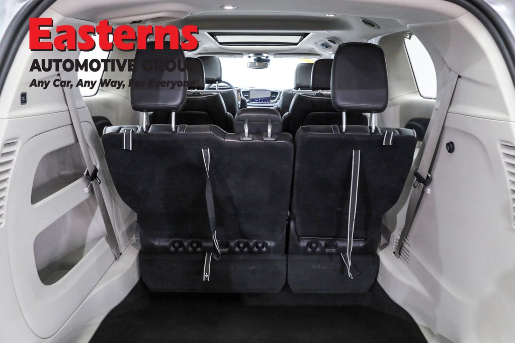 Vehicle image 43 of 66