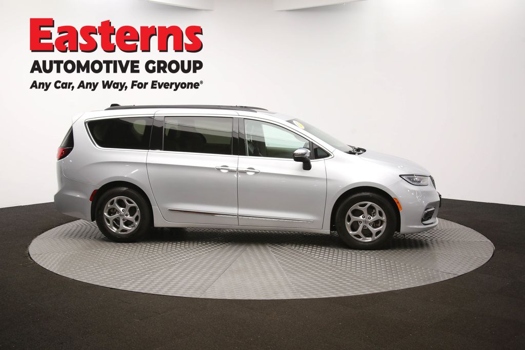 Vehicle image 19 of 66