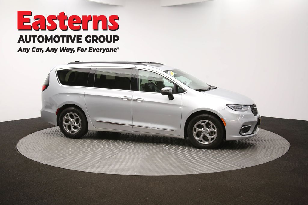 Vehicle image 12 of 66