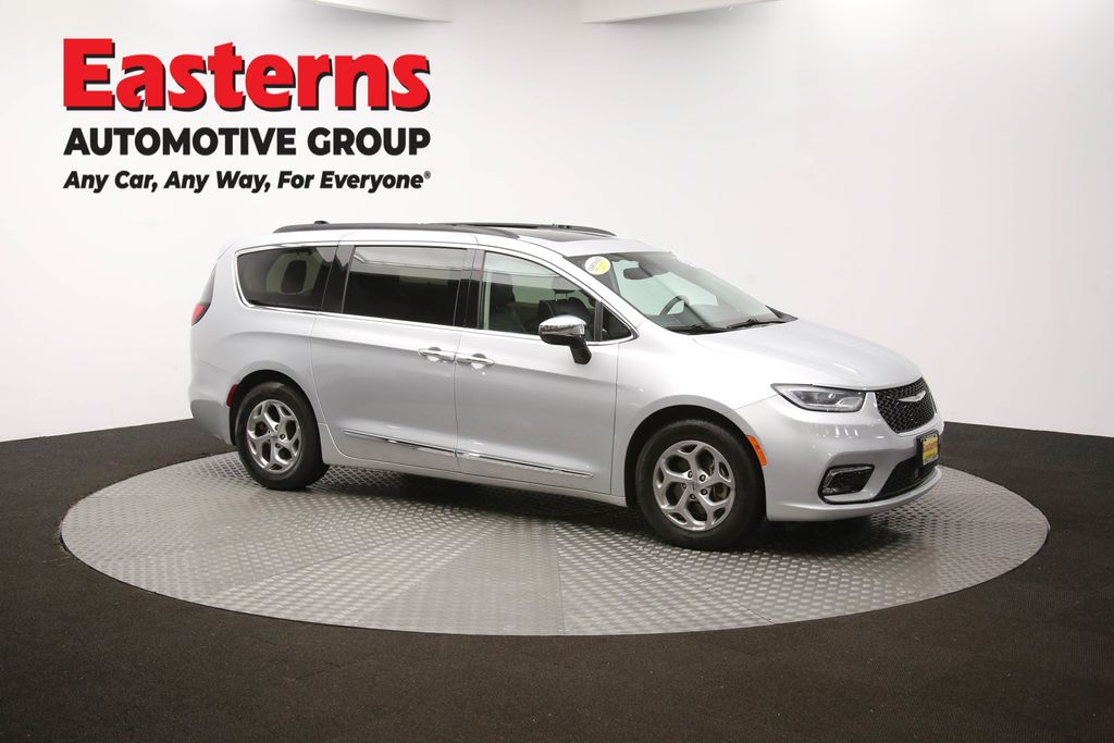 Vehicle image 13 of 66