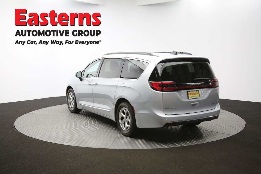 Vehicle image 34 of 66