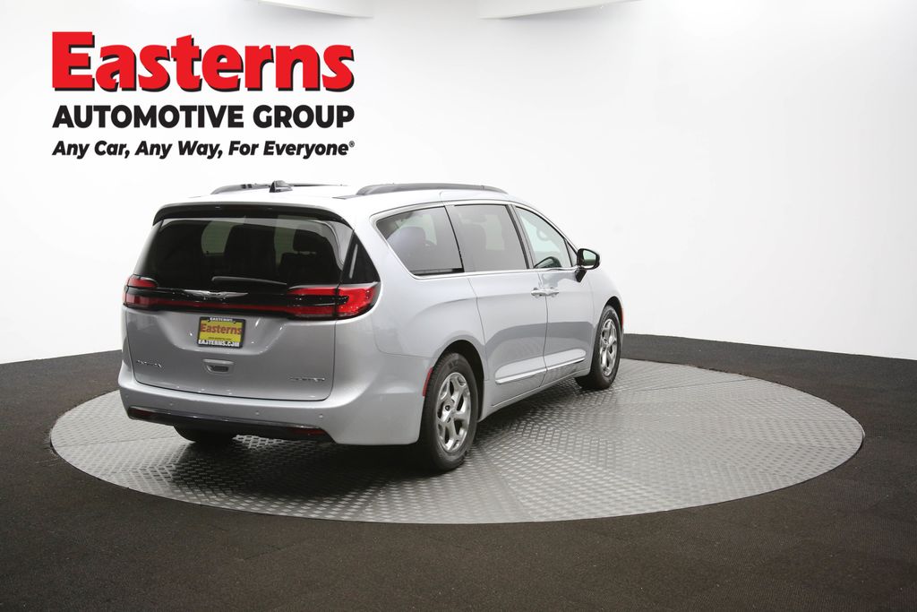 Vehicle image 25 of 66