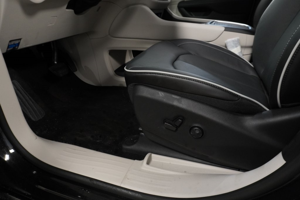 Vehicle image 31 of 40
