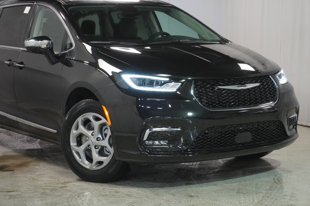 Vehicle image 7 of 40