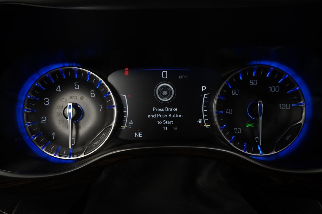 Vehicle image 23 of 40