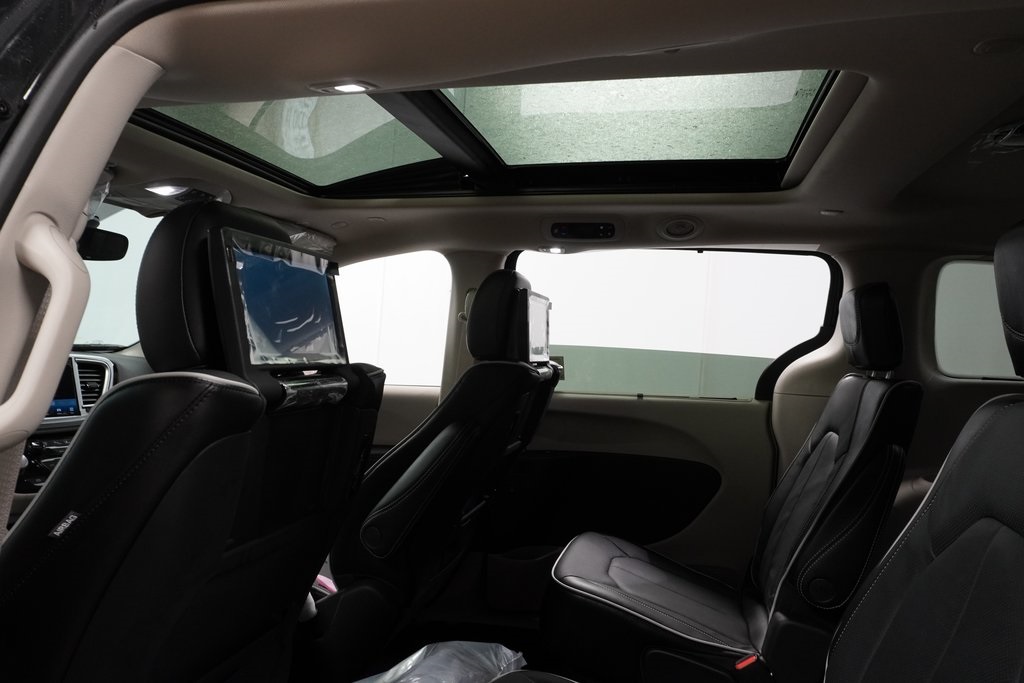 Vehicle image 20 of 40
