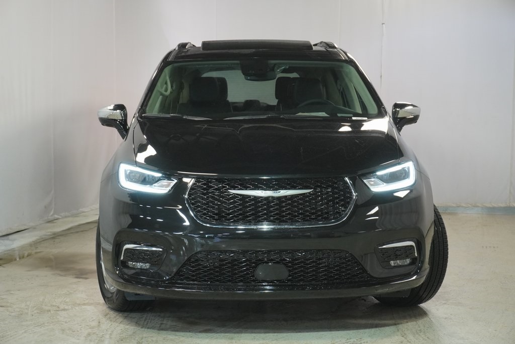 Vehicle image 2 of 40