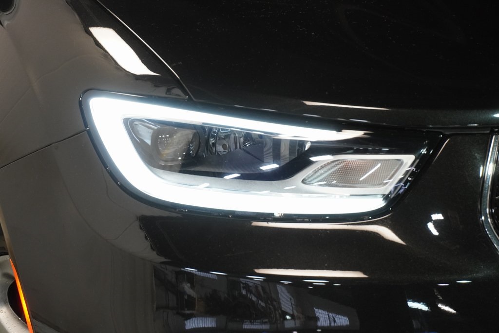 Vehicle image 14 of 40