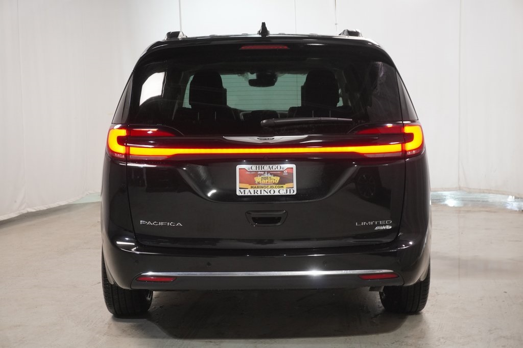 Vehicle image 3 of 40