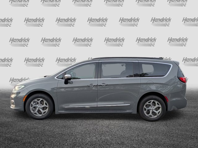2023 Chrysler Pacifica Limited Image 9 of 23