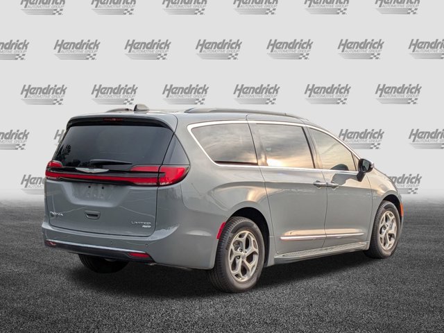 2023 Chrysler Pacifica Limited Image 6 of 23