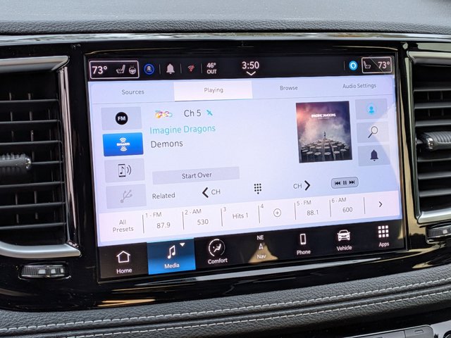 2023 Chrysler Pacifica Limited Image 16 of 23