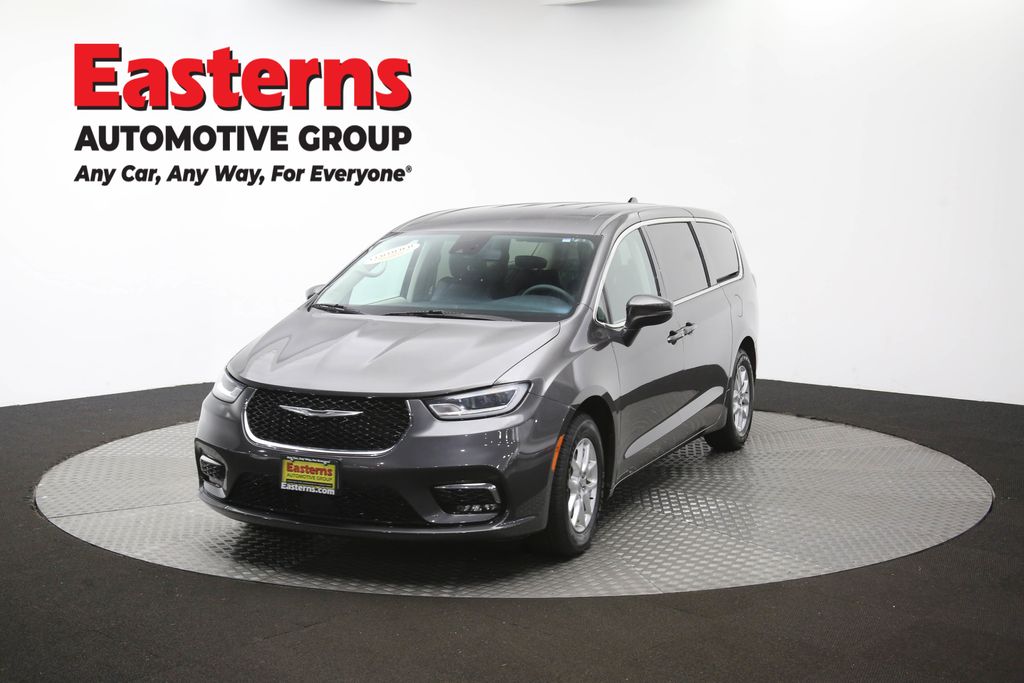 2023 Chrysler Pacifica Touring-L Image 3 of 66