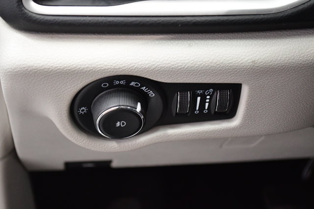 2023 Chrysler Pacifica Touring-L Image 35 of 35