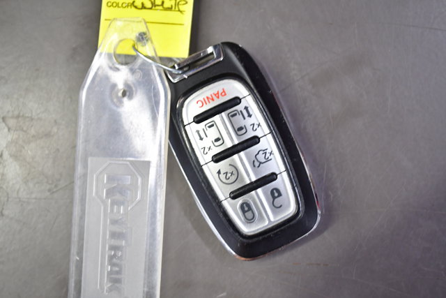 2023 Chrysler Pacifica Touring-L Image 26 of 35