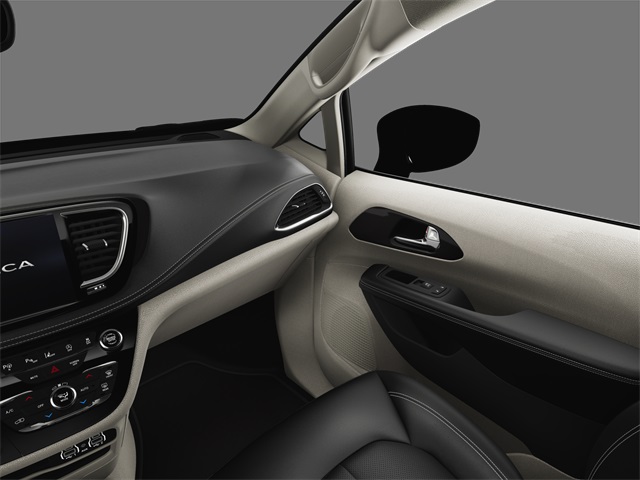 Vehicle image 21 of 23