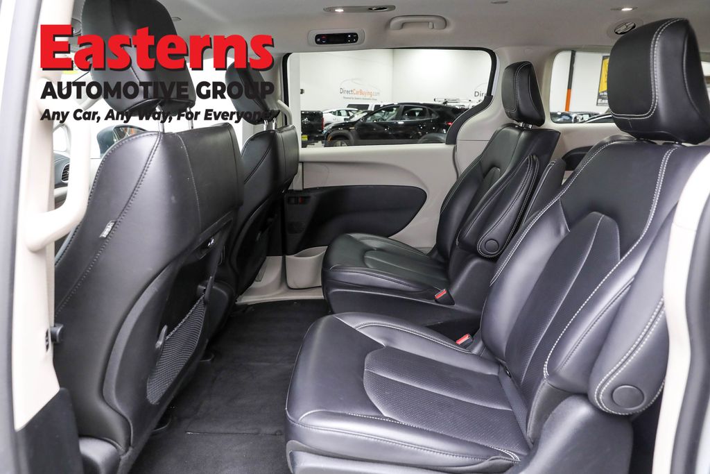 Vehicle image 45 of 63