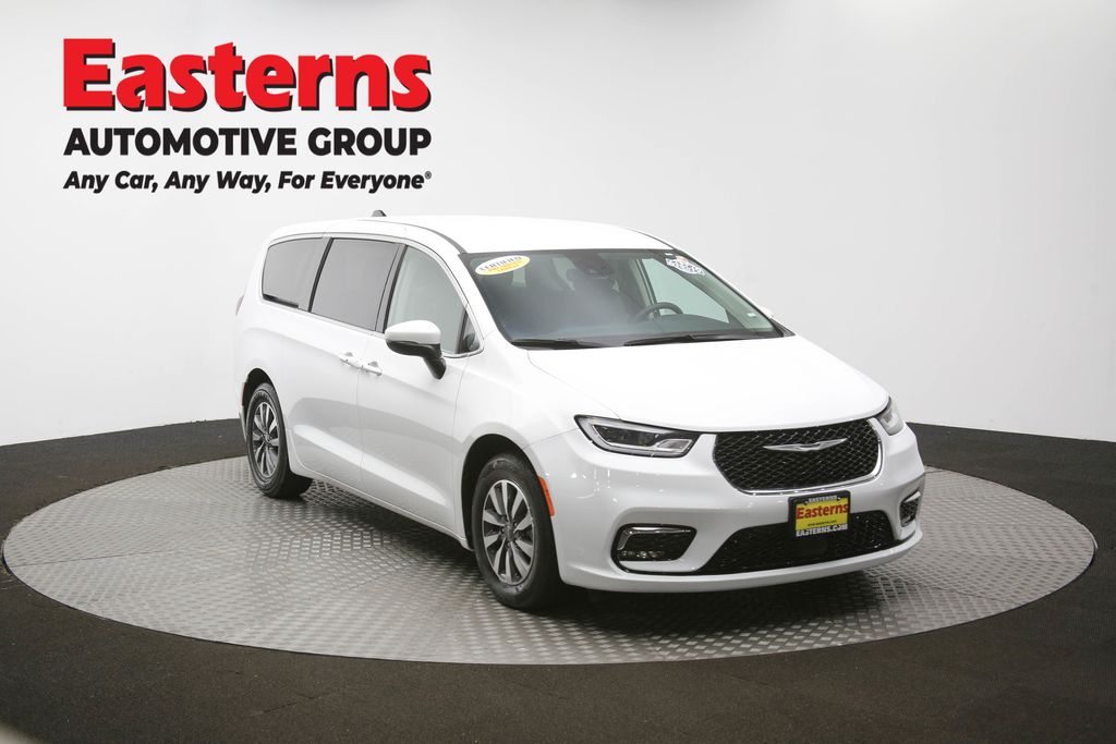 Vehicle image 13 of 63