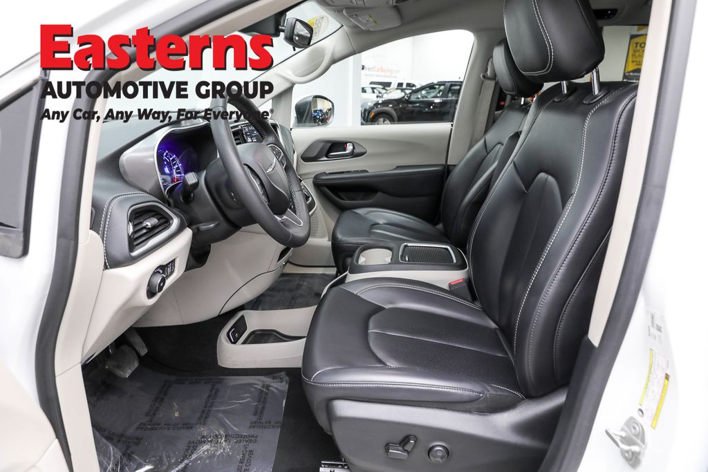 Vehicle image 46 of 63