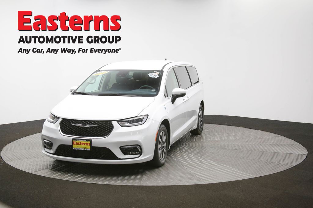 Vehicle image 2 of 63